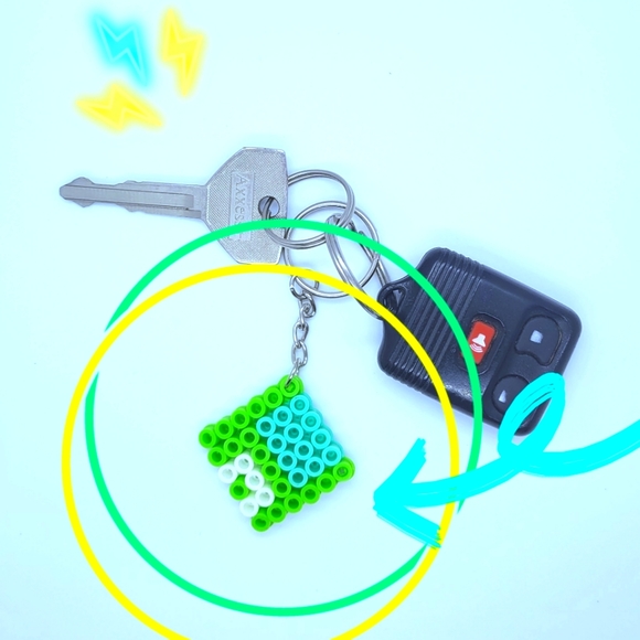 Retro Computer Floppy Disk Keychain - Picture 3 of 3